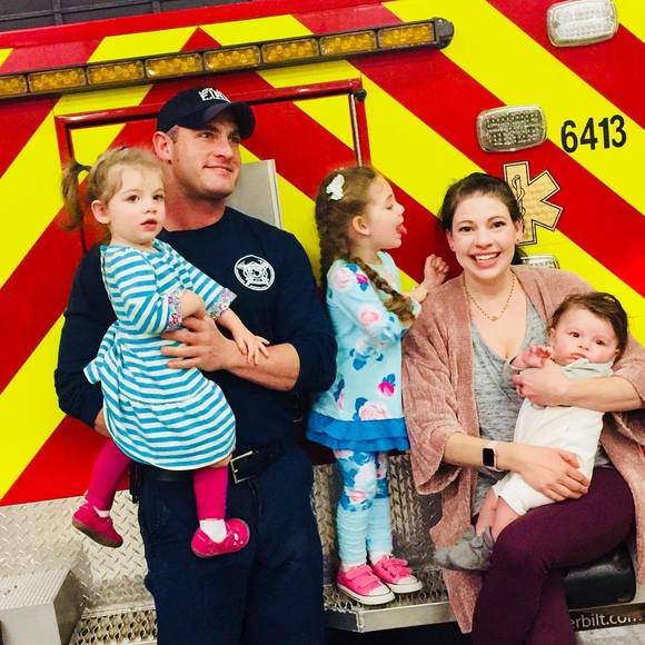 Meet your Posher, Danielle - Picture 1 of 1